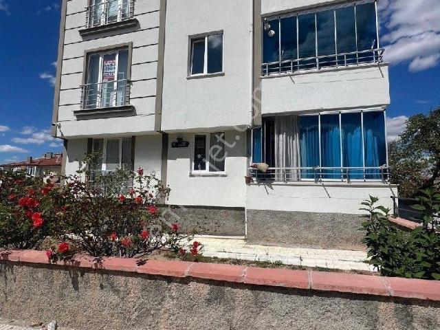 Arkadaş Emlaktan Bahçelievler İpeklievlerde Kiralık Daire