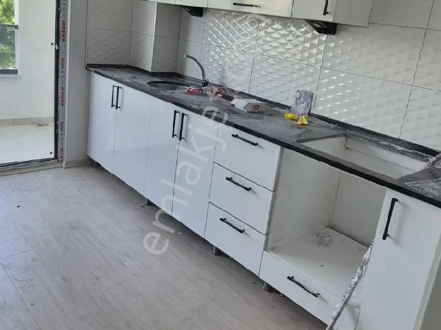 Arkadaş Emlaktan Belediye Blokları Civarında 2+1 Sıfır Kiralık Daire