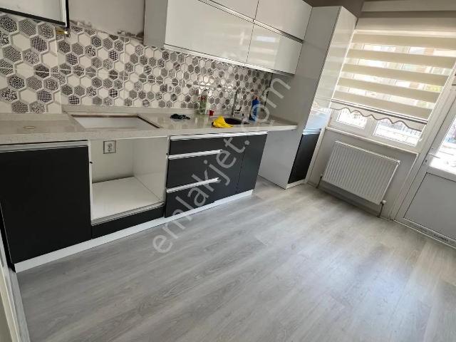 Arkadaş Emlaktan Kale Mahallesi İpek Taksi Yakınında 3+1 Satılık Daire