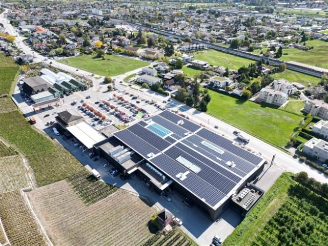 Arkade, Handel, Ausstellungsraum von 103 m2 zu vermieten in Uvrier