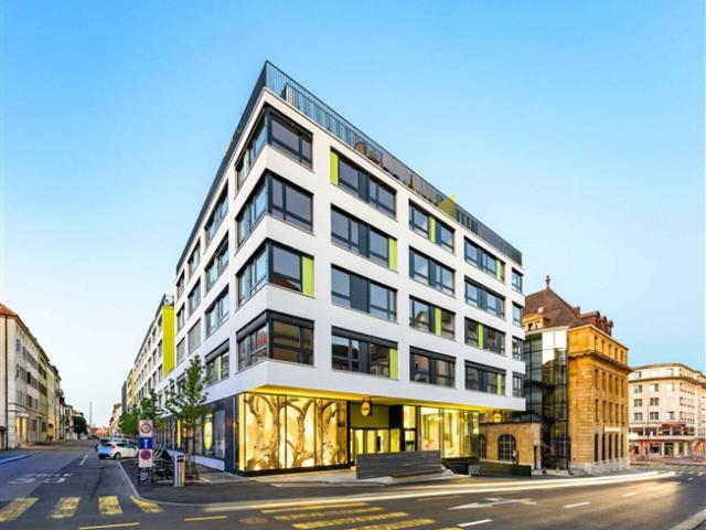 Arkade, Showroom, NEUE Räumlichkeiten von 340 m2 zu vermieten in La Chaux de Fonds