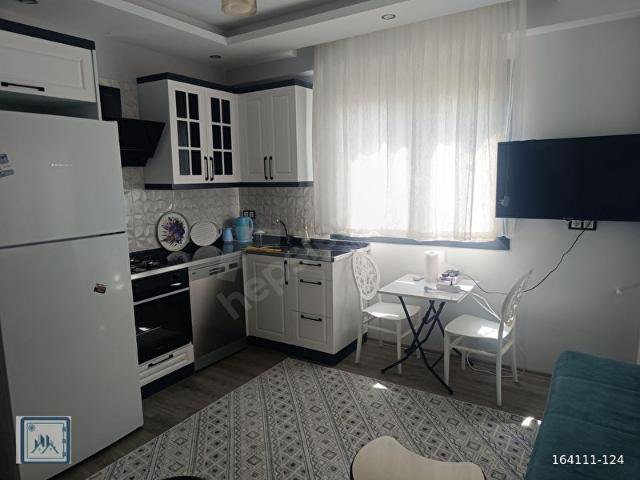 ÇARKIPAREDE YOL KENARINDA NEZİH SİTEDE EŞYALI KİRALIK 1+1