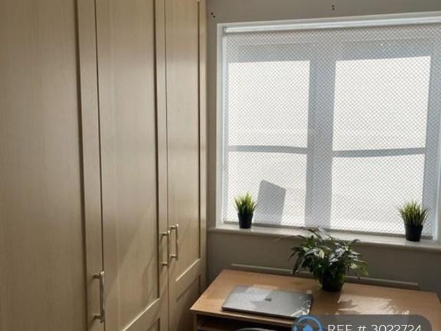 Arklay Close, Uxbridge, UB8 1 bed in a house share to rent £800 pcm £185 pw