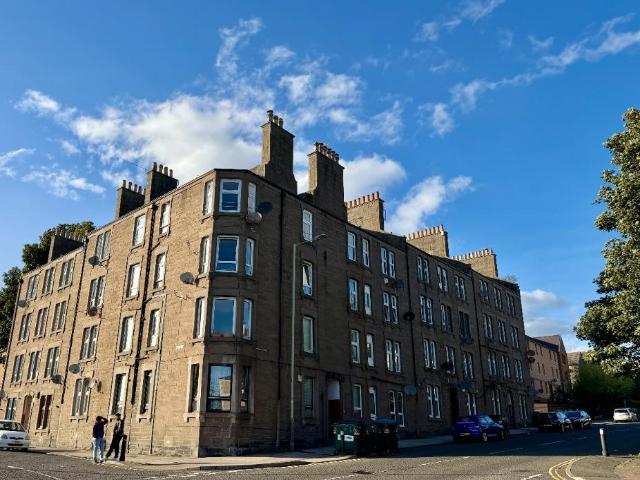 Arklay Street, Coldside, Dundee, DD3 1 bed flat to rent £600 pcm £138 pw