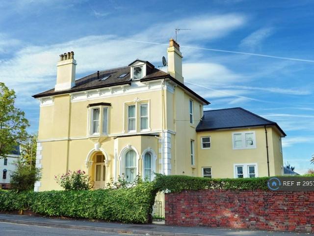 Arkle House, Cheltenham, GL53 1 bed flat to rent £1,090 pcm £252 pw