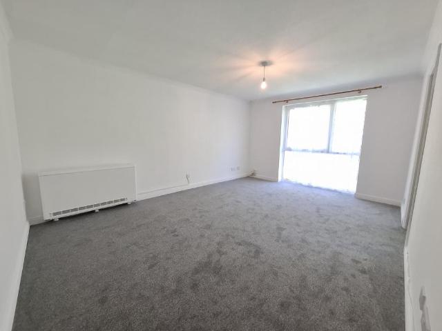 Arkley Road, HEMEL HEMPSTEAD 2 bed apartment to rent £1,400 pcm £323 pw