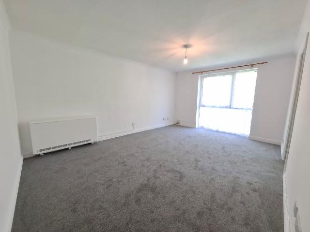 Arkley Road, Hemel Hempstead HP2, 2 bed flat to rent, £1,400 pcm | PrimeLocation