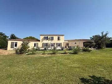 Arles 13200 Achat / Vente maison 4 pièces t4 piscine parking