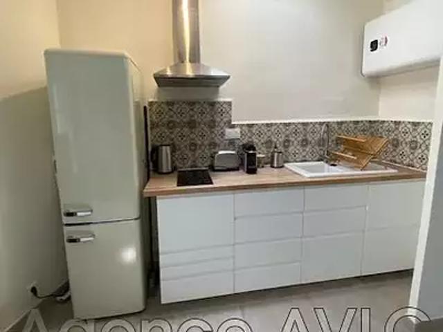 Arles 13200 Location appartement 2 pièces t2 au dernier étage