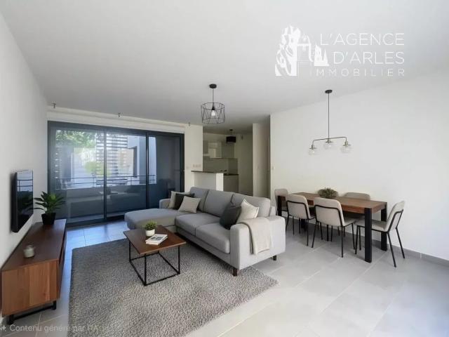 Arles proche Luma et IUT Appartement rez de chaussée avec. 61m² Arles