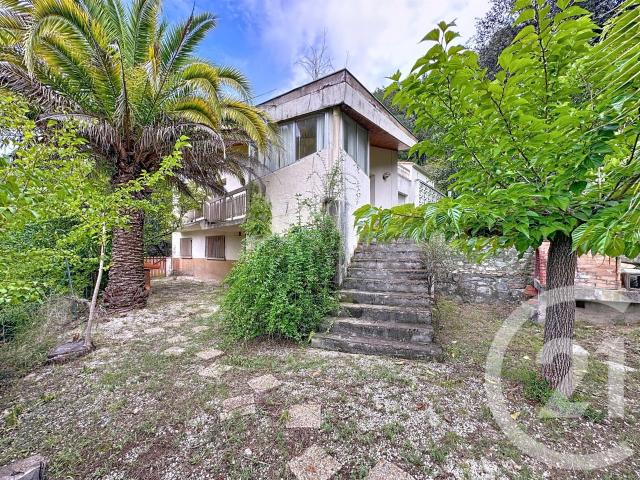 ARLES SUR TECH: Bâtie en position dominante, agréable maison. 128m² Arles sur Tech