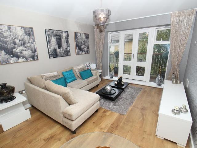 Arlington House, Park Lodge Avenue. 2 bed apartment to rent £1,650 pcm £381 pw
