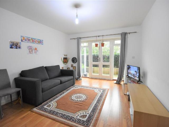 Arlington House, West Drayton UB7, 2 bed flat to rent, £1,750 pcm | PrimeLocation