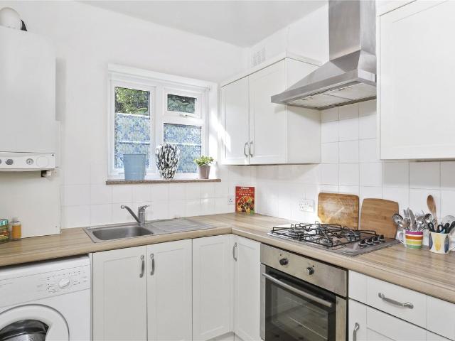 Arlington Lodge, Monument Hill, Weybridge KT13, 2 bed maisonette to rent, £1,550 pcm | PrimeLocation
