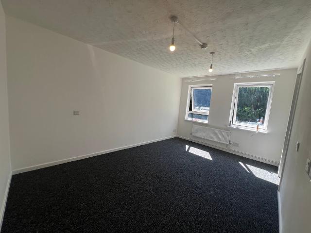 Arlington Road, Sully, Penarth CF64, Studio to rent, £750 pcm | PrimeLocation