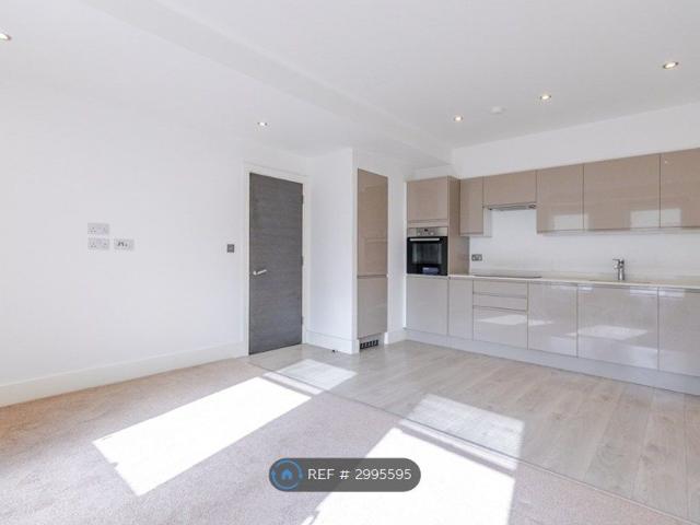 Arliss Court, Watford WD17, 1 bed flat to rent, £1,500 pcm | PrimeLocation