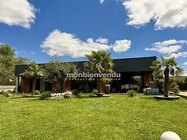 Arpajon sur Cère 15130 Achat / Vente maison 5 pièces t5 piscine