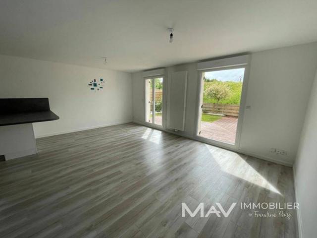 ARQUES MAISON LUMINEUSE 3 CHAMBRES AVEC UN GARAGE ET UN JARDIN