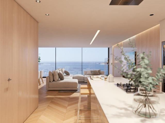 Arquitectura Contemporánea y Vistas Icónicas en Naútica‑Riazor