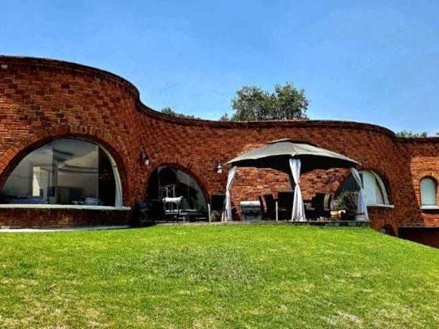 ¡Arquitectura que abraza la naturaleza! Casa en exclusiva privada Fincas de Sayavedra