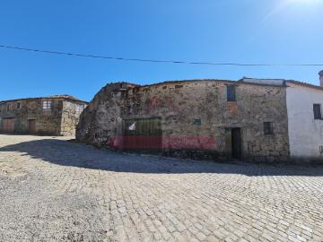 Arrumos/Moradia em Pedra Carrosela Tabua