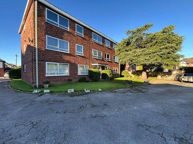 Arran Court Cedar Lawn, Cheadle SK8, 1 bed flat to rent, £950 pcm | PrimeLocation