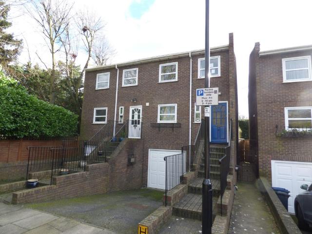 Arran Mews, Ealing, London 3 bed terraced house to rent £3,200 pcm £738 pw