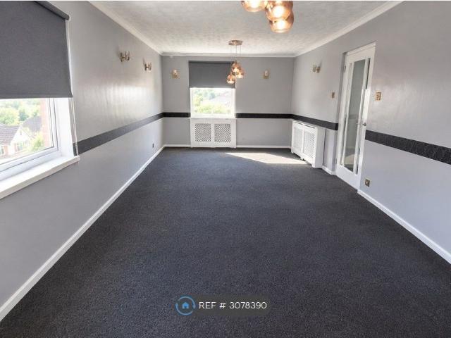 Arran Place, Clydebank G81, 3 bed flat to rent, £950 pcm | PrimeLocation