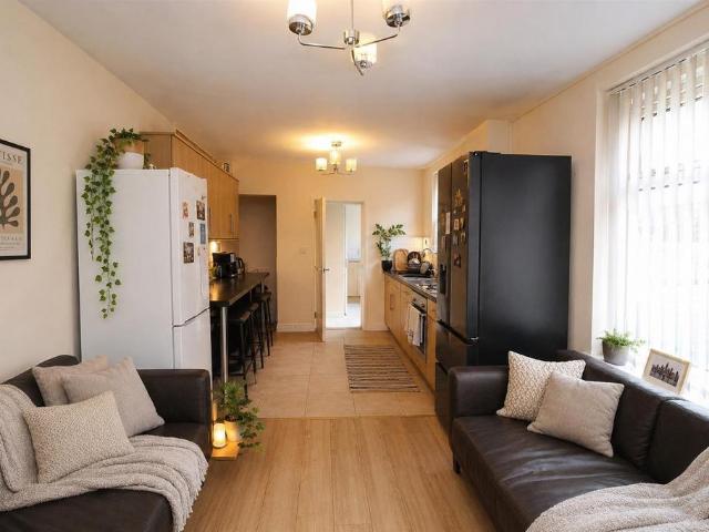 Arran Street, Cardiff CF24 6 bed house to rent £3,150 pcm £727 pw