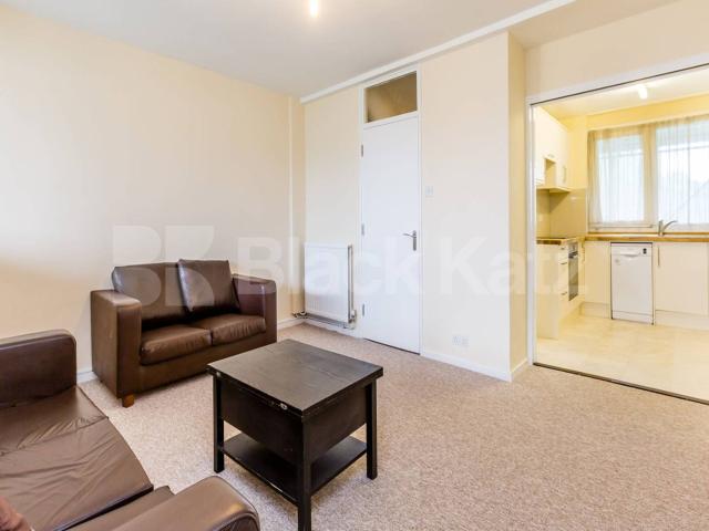 Arranged over 2 floors with 3 double bedrooms close to Kings cross