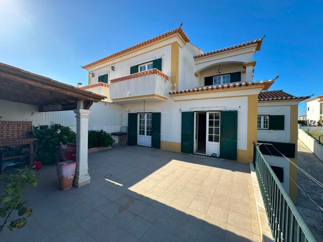 Arrenda Moradia Ericeira 5 km, A Casa das Casas