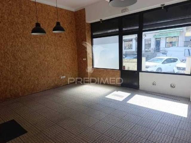 Arrenda se »» apartamento / loja t1 – r/c * zona central de setúbal | elevado movimento