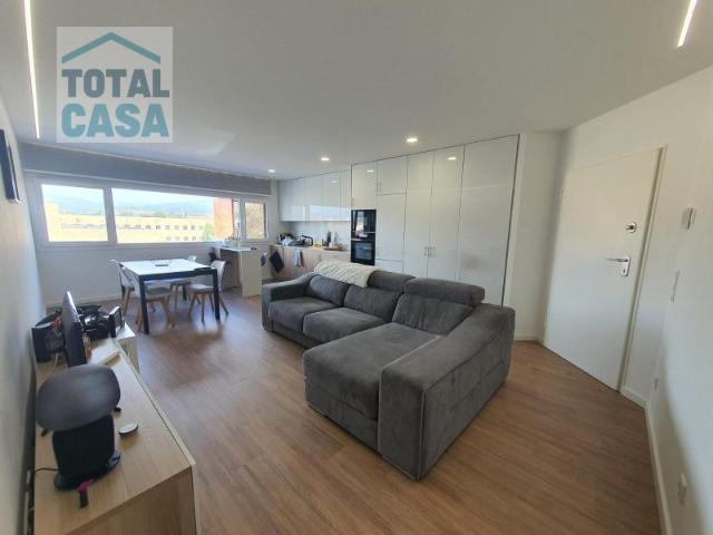 Arrenda se Apartamento T4 Mobilado e Equipado em Santa Marta de Portuzelo Viana do Castelo