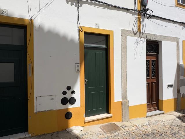 Arrenda se apartamento T2 no Centro Histórico de Évora