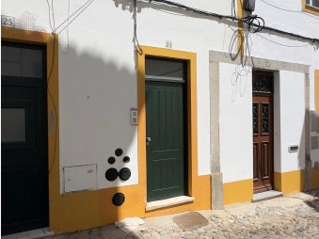 Arrenda se apartamento T2 no Centro Histórico de Évora