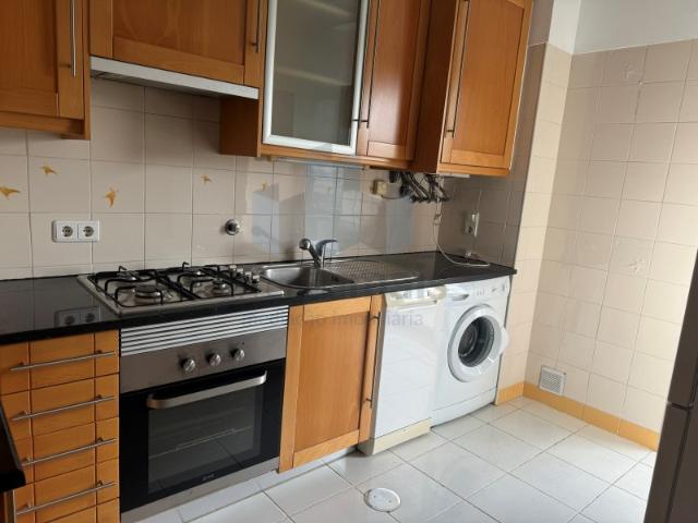 Arrenda se apartamento T2 com garagem fechada, Coimbra, Estrada de Eiras