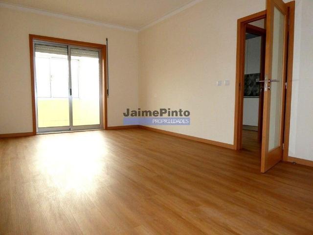 Arrenda se Apartamento T2 Rio Tinto, Gondomar, Portugal