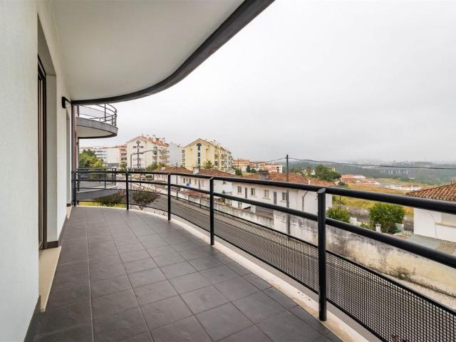 Arrenda se Apartamento T3 em Cruz d´Areia – Leiria