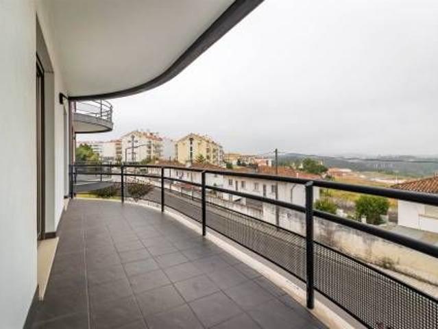 Arrenda se Apartamento T3 em Cruz d´Areia – Leiria