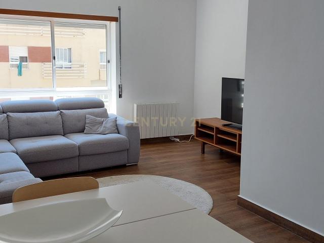 Arrenda se Apartamento T3 Renovado em Oeiras