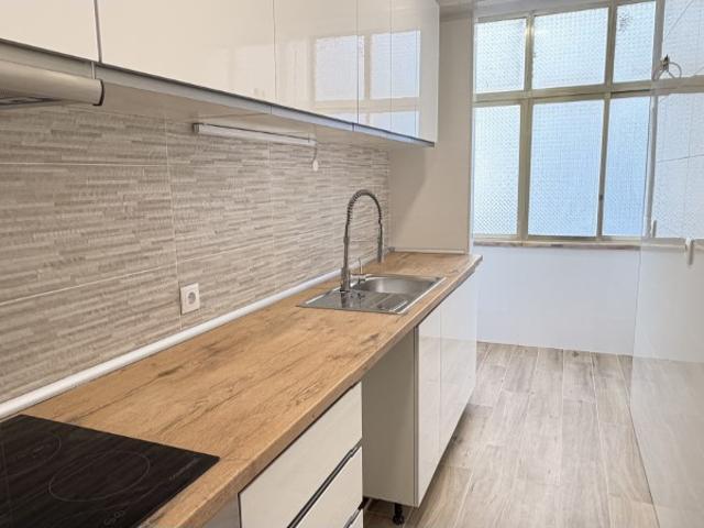 Arrenda se T1 na Damaia remodelado
