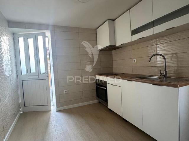Arrenda se t1 em vila nova de gaia