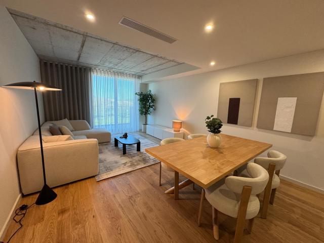 Arrenda se T1mobilado apartamento novo com lugar de garagem privativo coberto