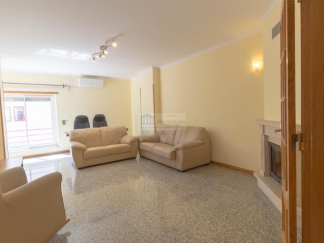 ARRENDA SE T2+1 4ASS 122M² LINDA A VELHA PARQUE SANTA CATARINA
