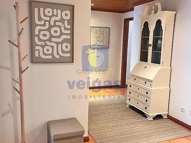 Arrenda se T2 mobilado inserido num prédio com 2 elevadores em Setúbal