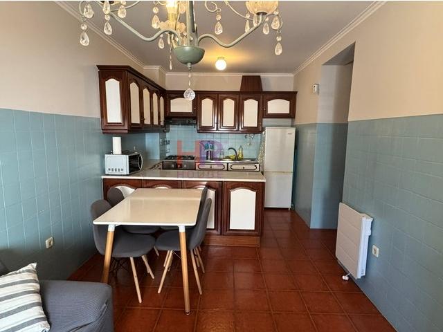 Arrenda se t2 com garagem totalmente mobilado e equipado