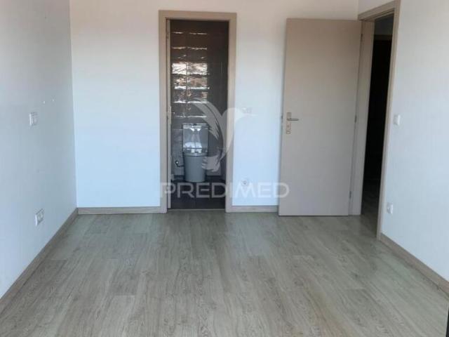 Arrenda se t2 em vila nova de gaia