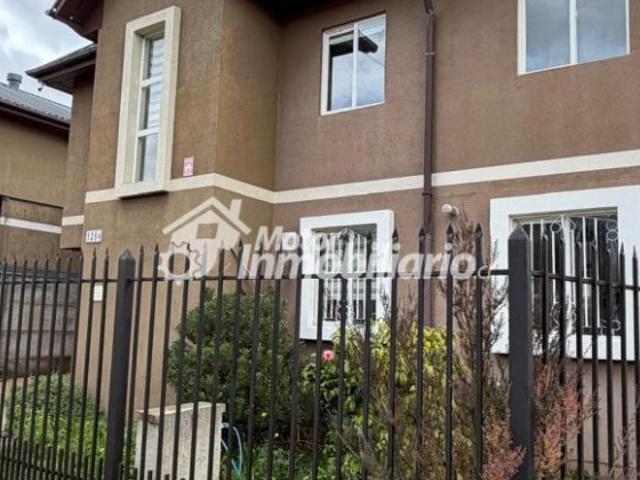 ARRENDAMOS IMPECABLE CASA DE 3 DORMITORIOS Y 3 BAÑOS EN LA COMUNA DE PADRE LAS CASAS CON QUINCHO