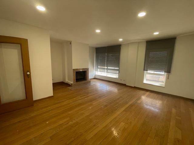 ARRENDAMENTO CELAS JUNTO AO HUC T4 EM DUPLEX COM GARAGEM