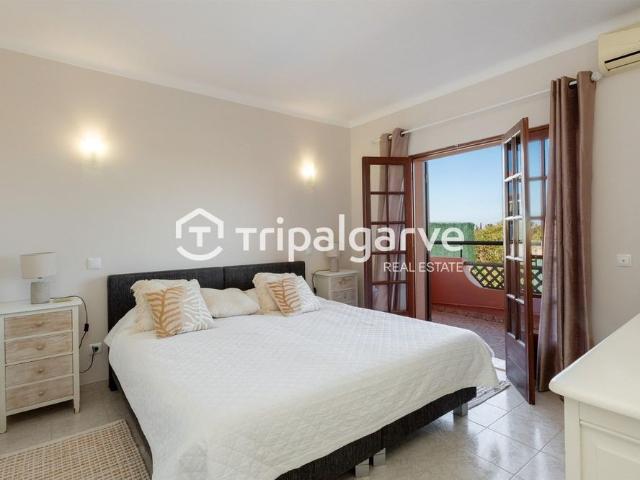ARRENDAMENTO ANUAL | MORADIA T4 COM PISCINA PRIVADA ENTRE ALBUFEIRA E GUIA
